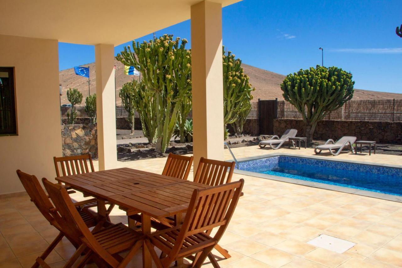 Villas Oasis Casa Vieja La Oliva Bagian luar foto
